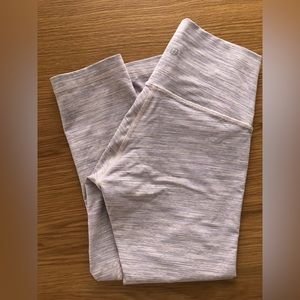 Lululemon women’s leggings size 6.